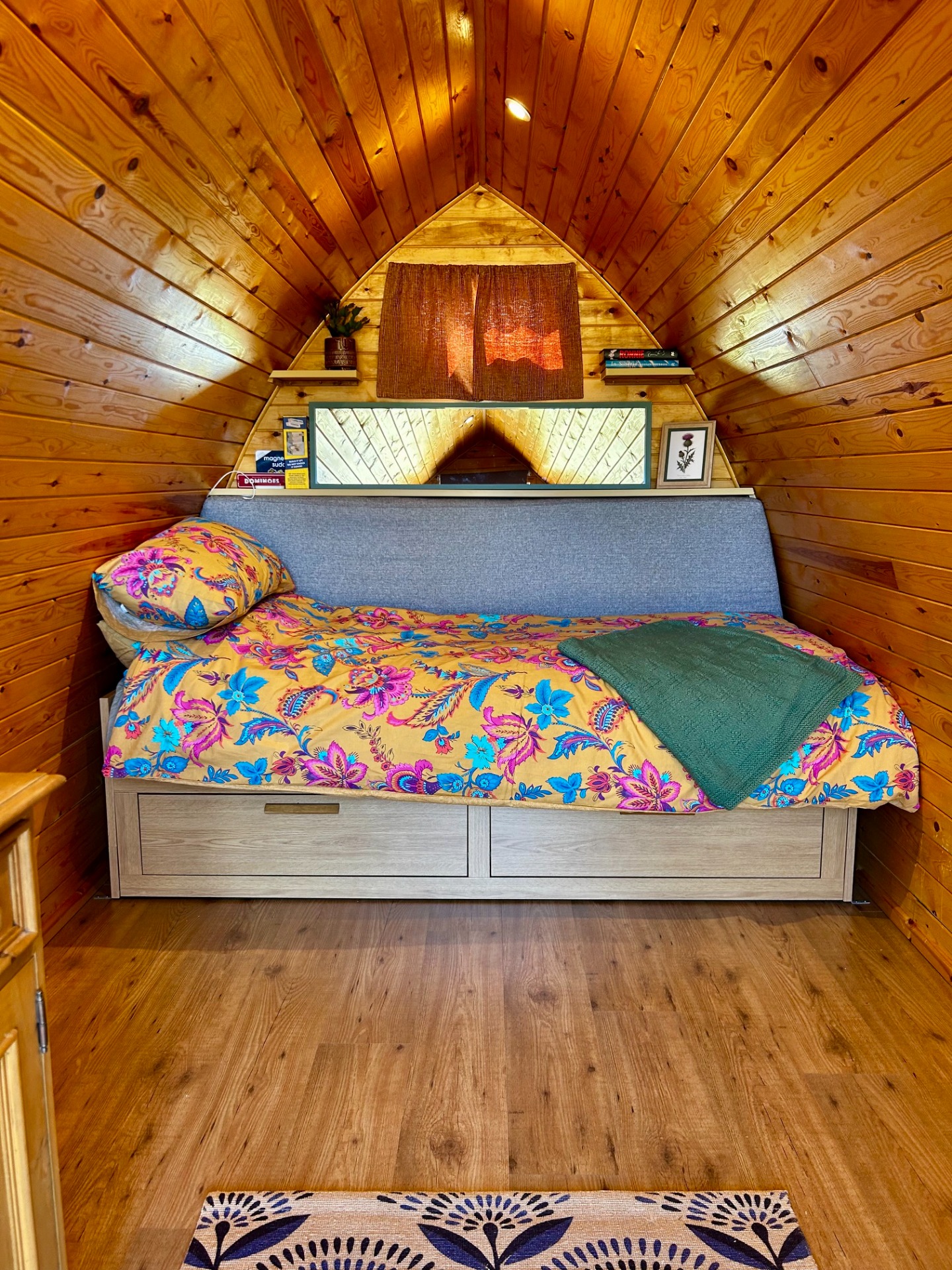 Thistle Pod set as Single Bed